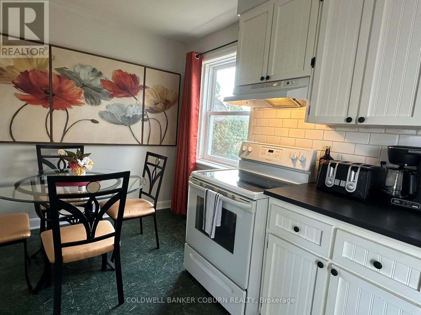 22 CASSELMAN ROAD photo 3
