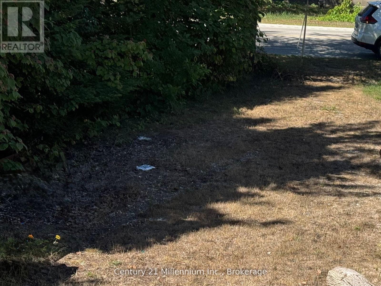 931 RIVER ROAD E photo 2
