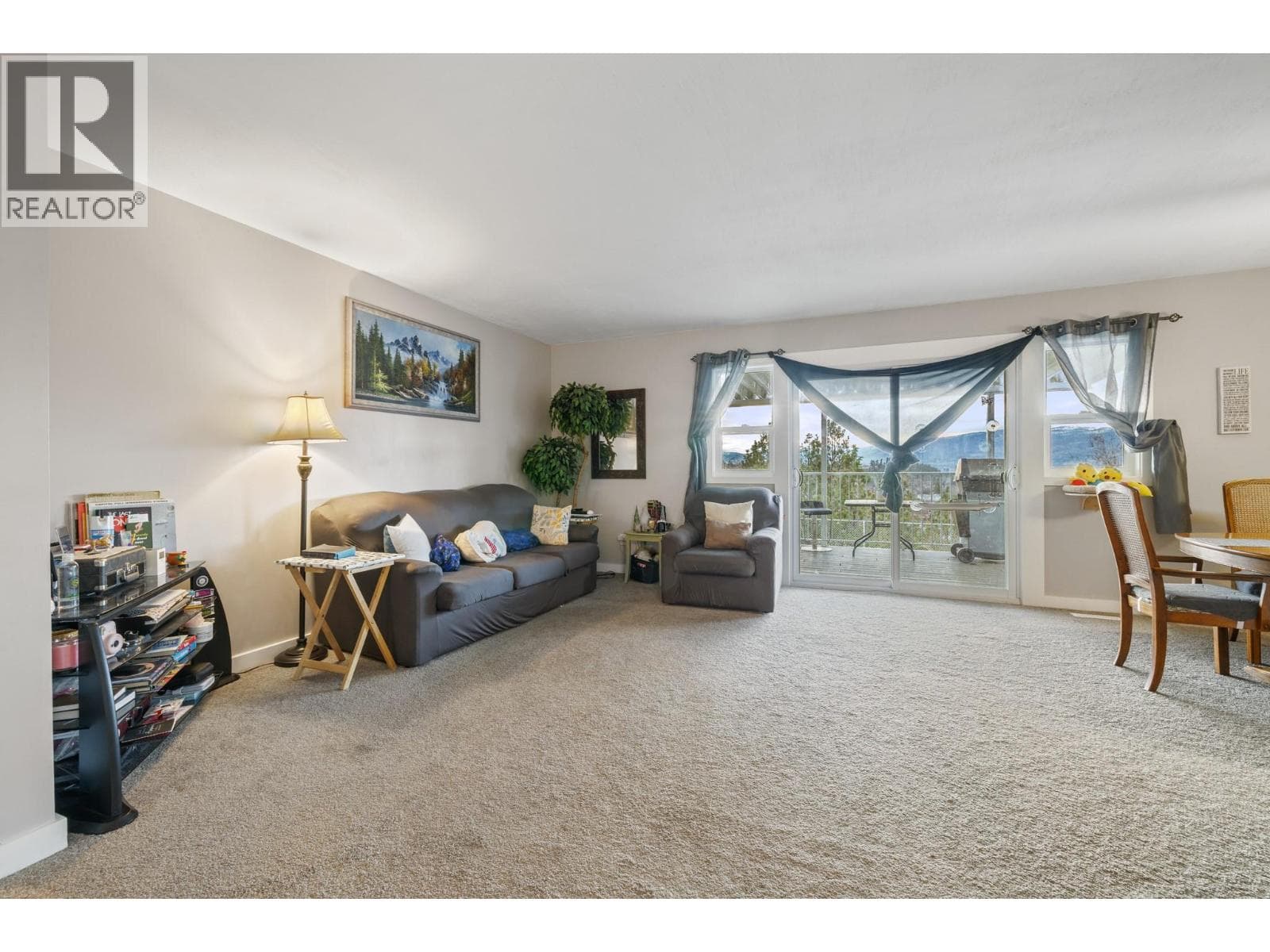 870 Dougall Road S photo 5