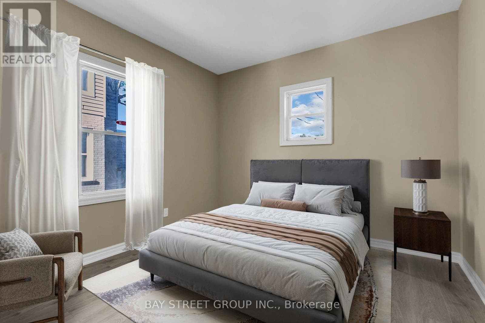 280-282 CAMPBELL AVENUE photo 4