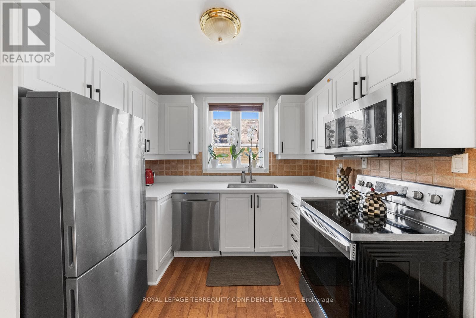 69 NIPIGON AVENUE photo 4