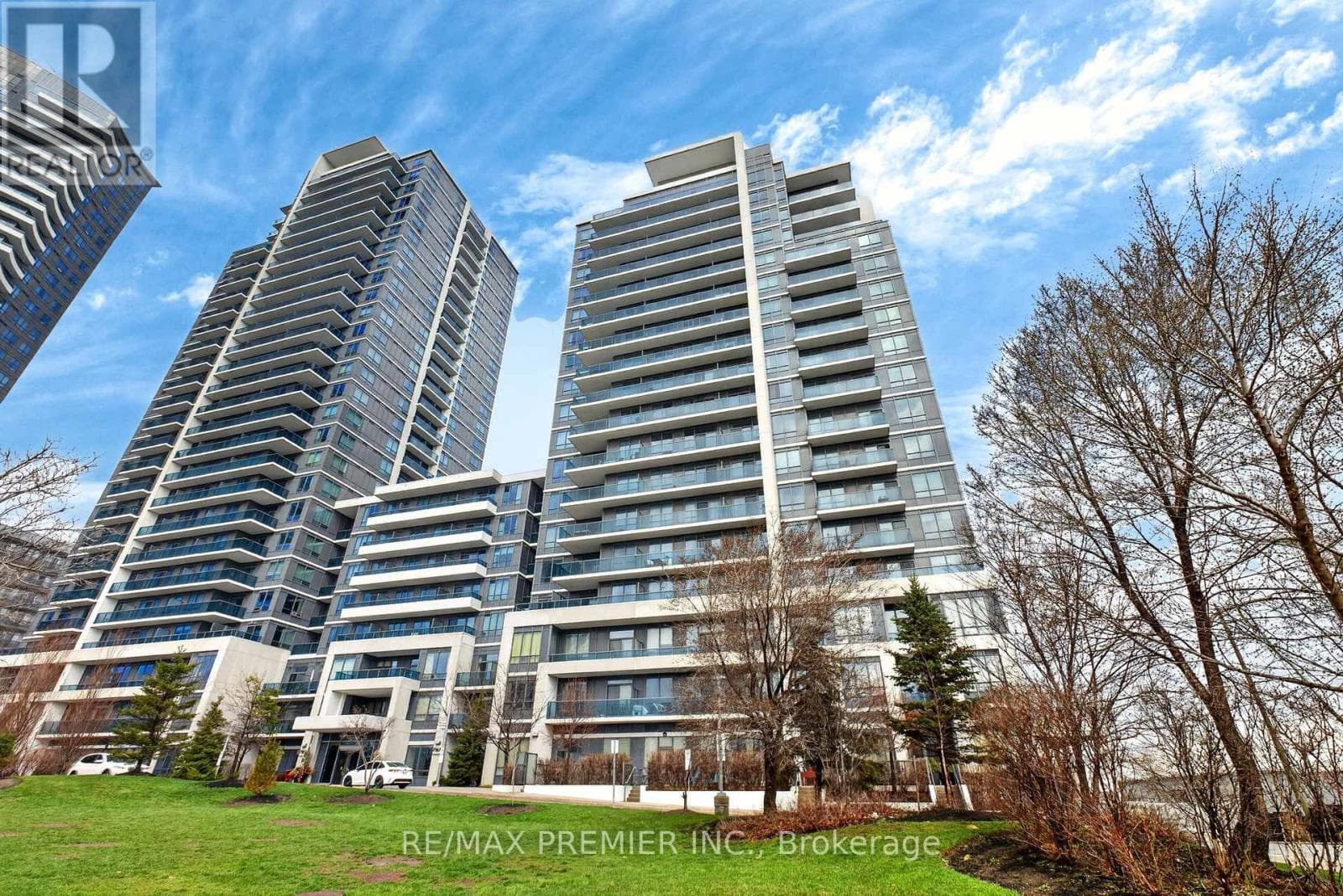 2 bed 2 bath single family at 608 - 7167 YONGE STREET — $568,000