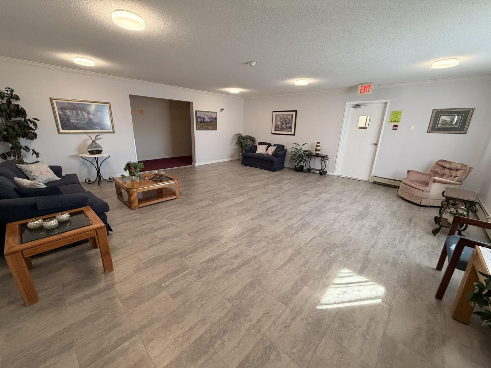 302 2279 MCCALLUM ROAD photo 4