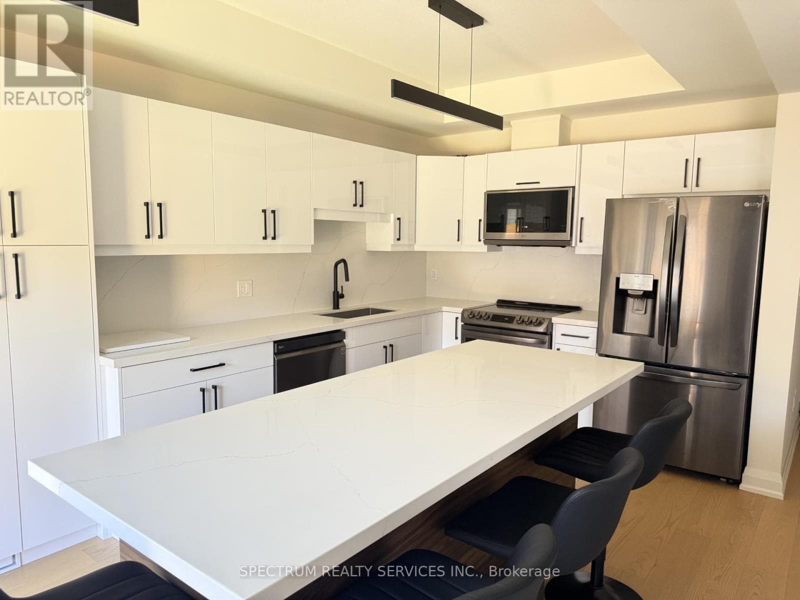 7436 MATTEO DRIVE photo 3