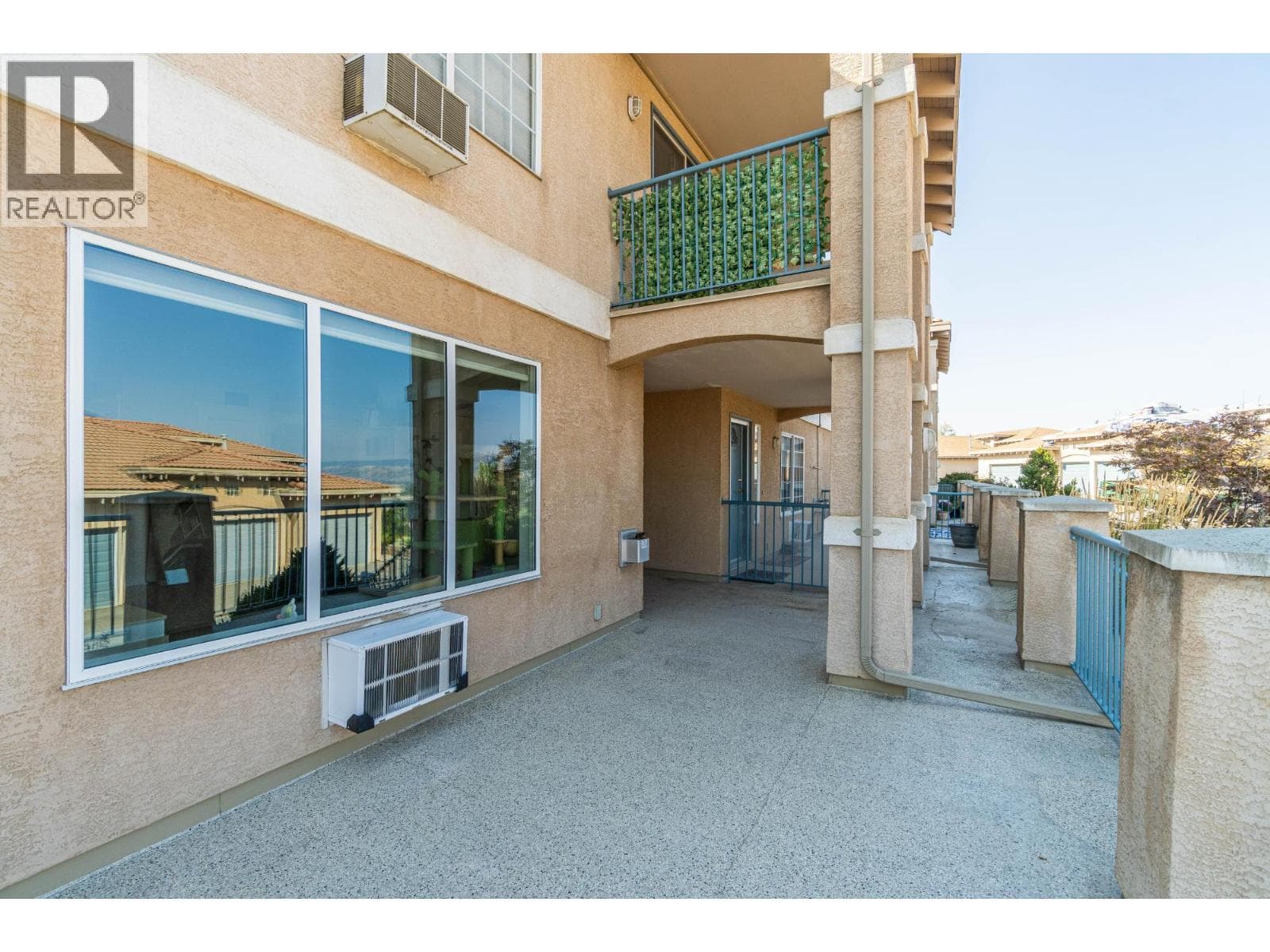 875 SAHALI Terrace Unit# 204 photo 3