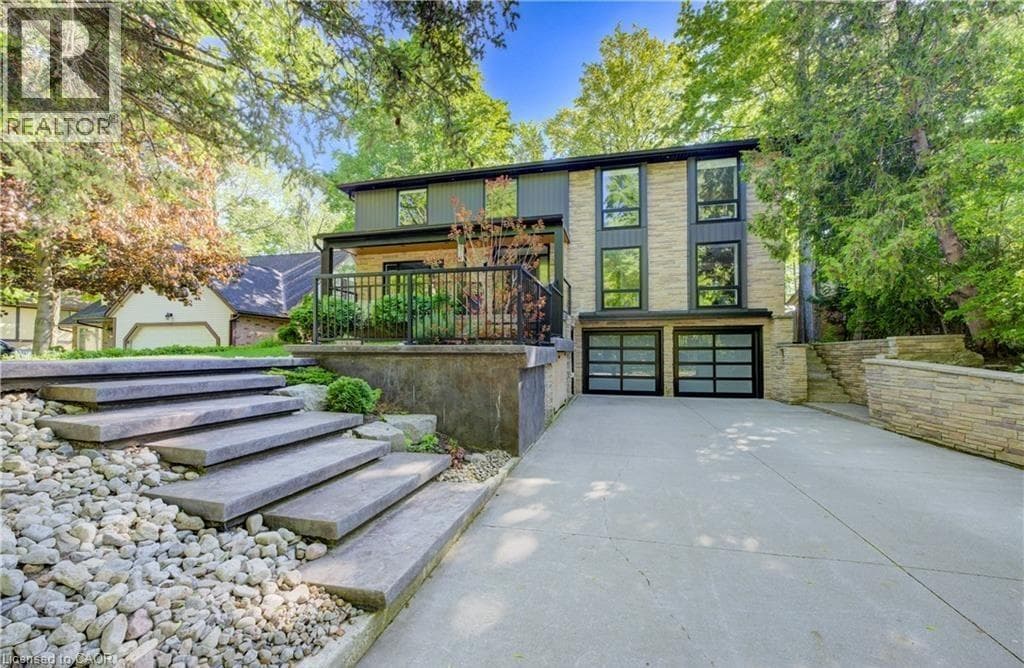 239 CORRIE Crescent photo 2