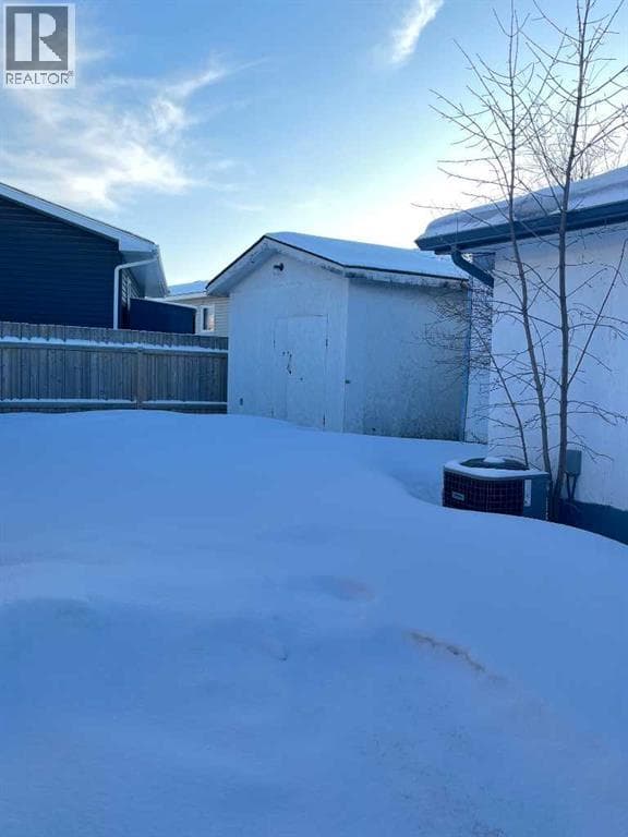 181 Grey Crescent photo 3