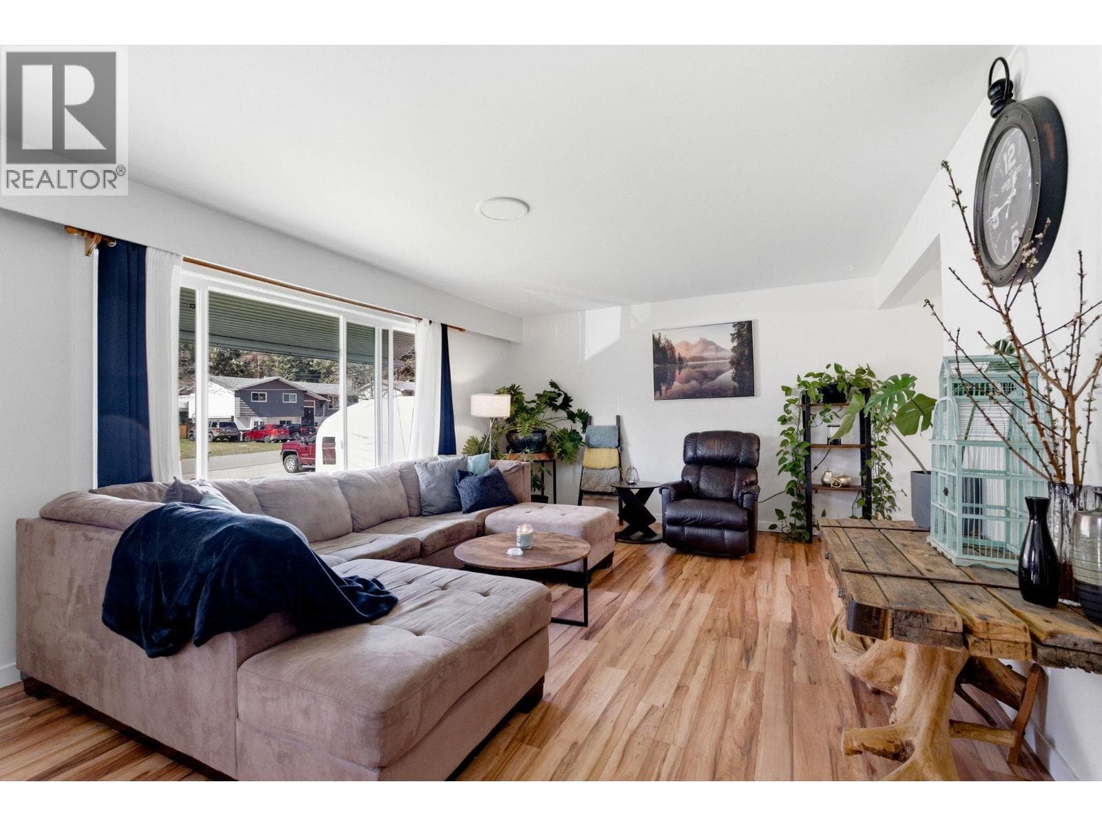 3283 McMahon Road photo 5