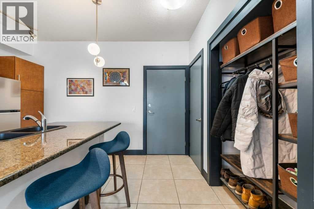 306, 2307 14 Street SW photo 2