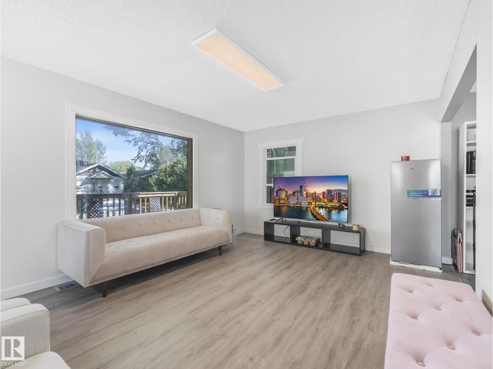 4 bed 2 bath single family at 11532 88 ST NW — $349,900