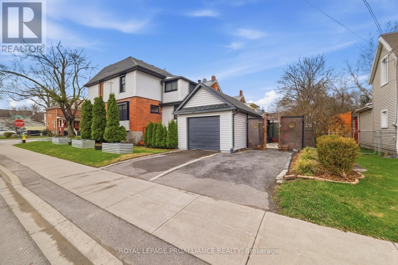 30 CATHARINE STREET photo 3
