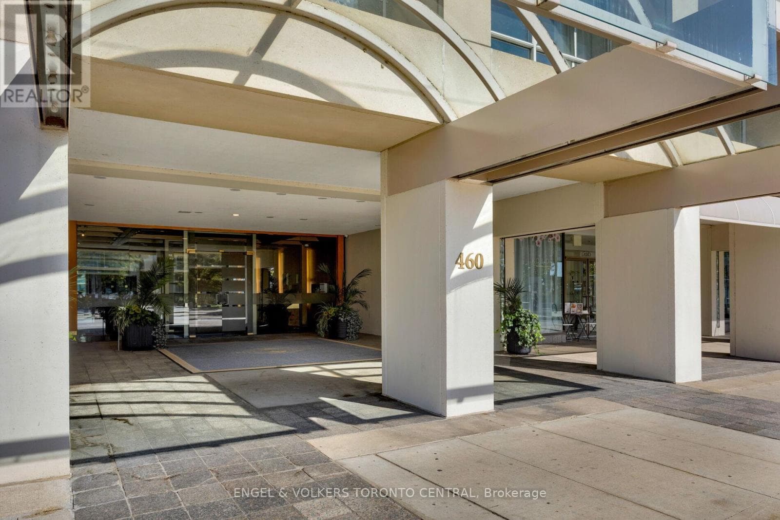 803E - 460 QUEENS QUAY WAY W photo 5