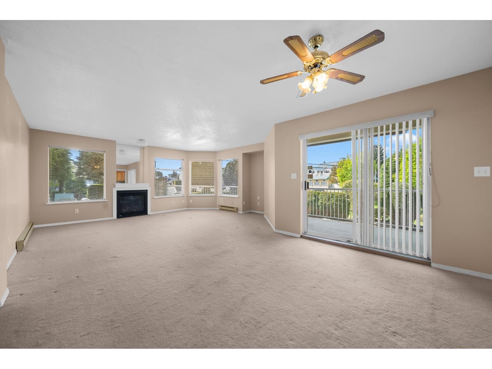 1A 2725 FULLER STREET photo 4