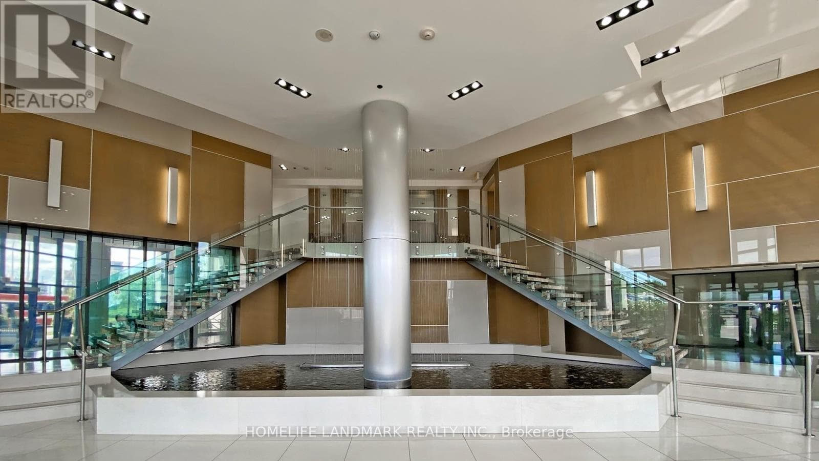 PH-11 - 1060 SHEPPARD AVENUE W photo 3