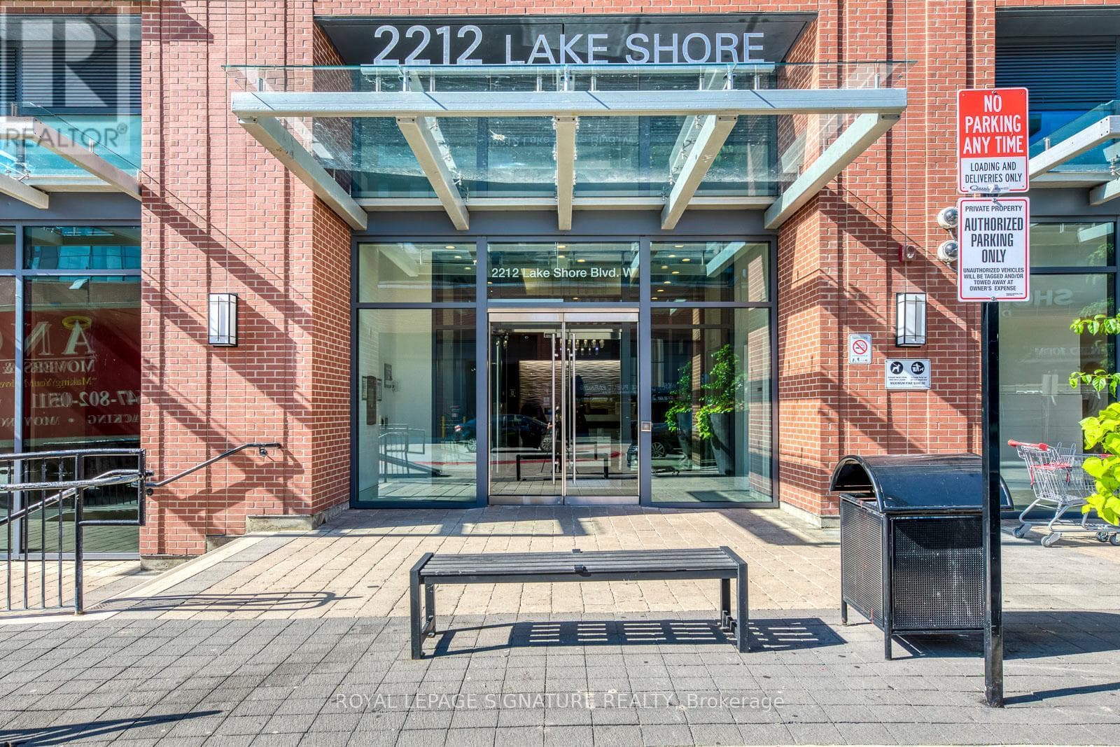 1907 - 2212 LAKE SHORE BOULEVARD W photo 2