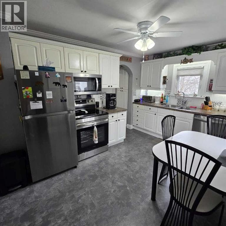 5013 49 Street photo 4