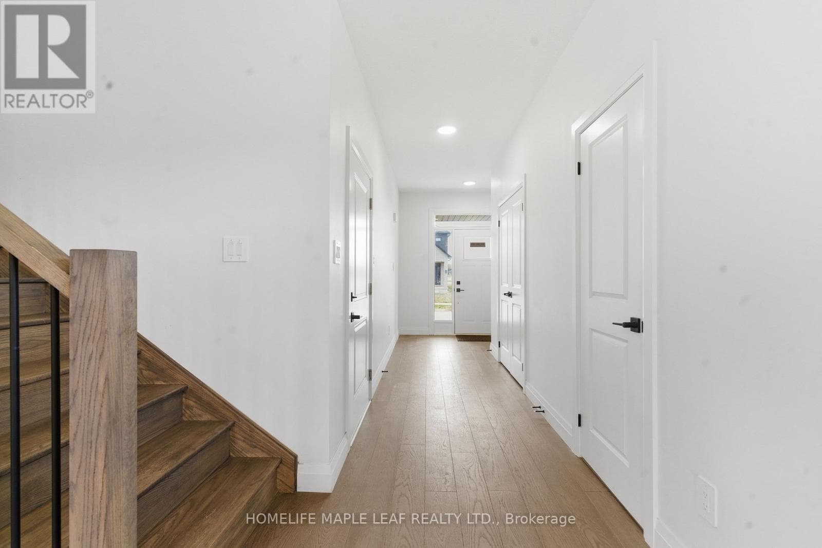1566 WRIGHT CRESCENT photo 5