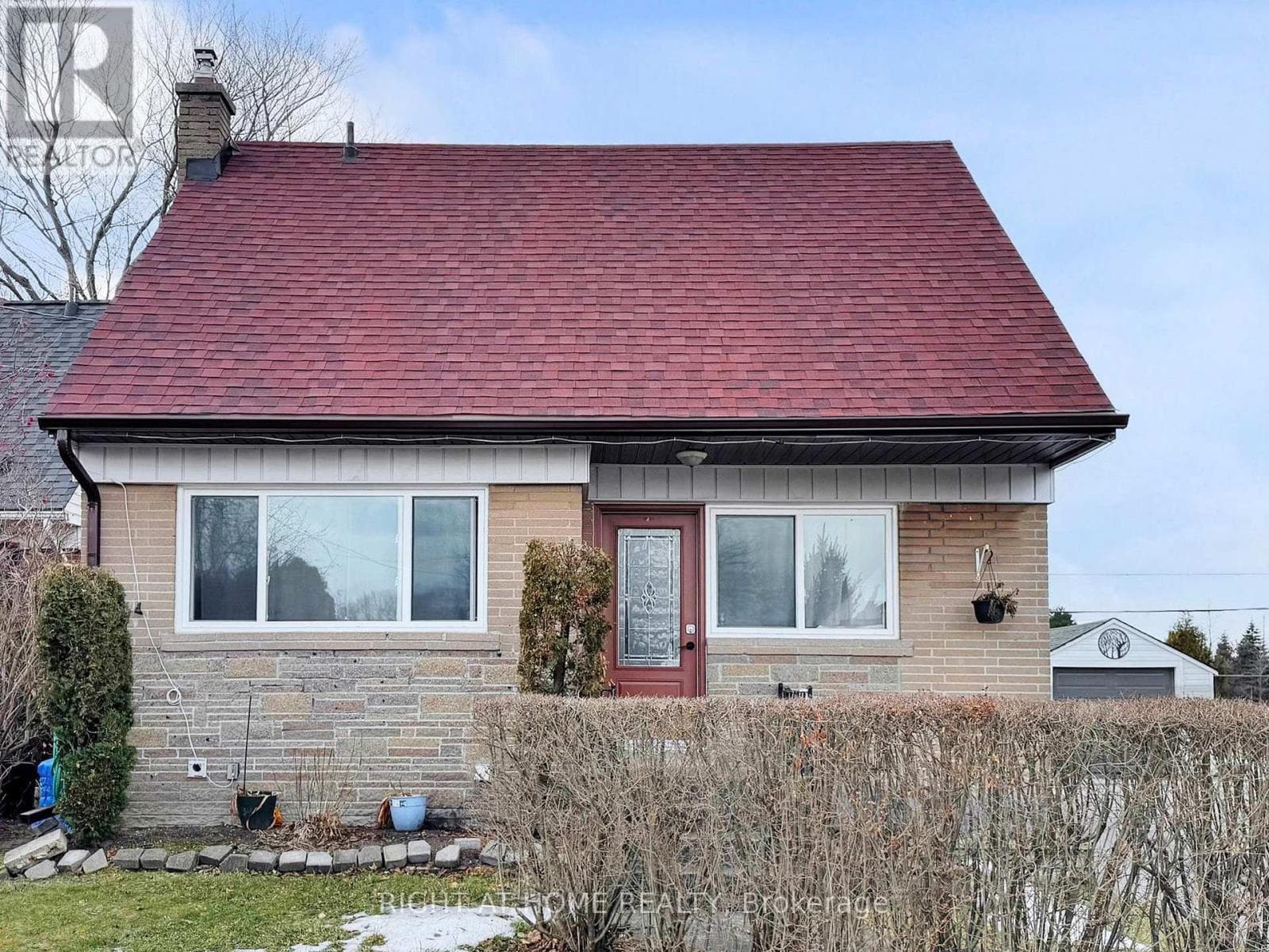 4 bed 2 bath single family at 46 GLENSHEPHARD DRIVE — $770,000