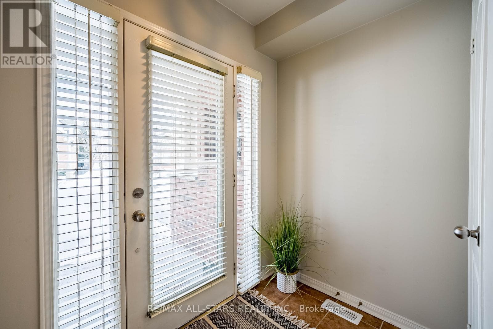 280 SANDALE ROAD photo 5