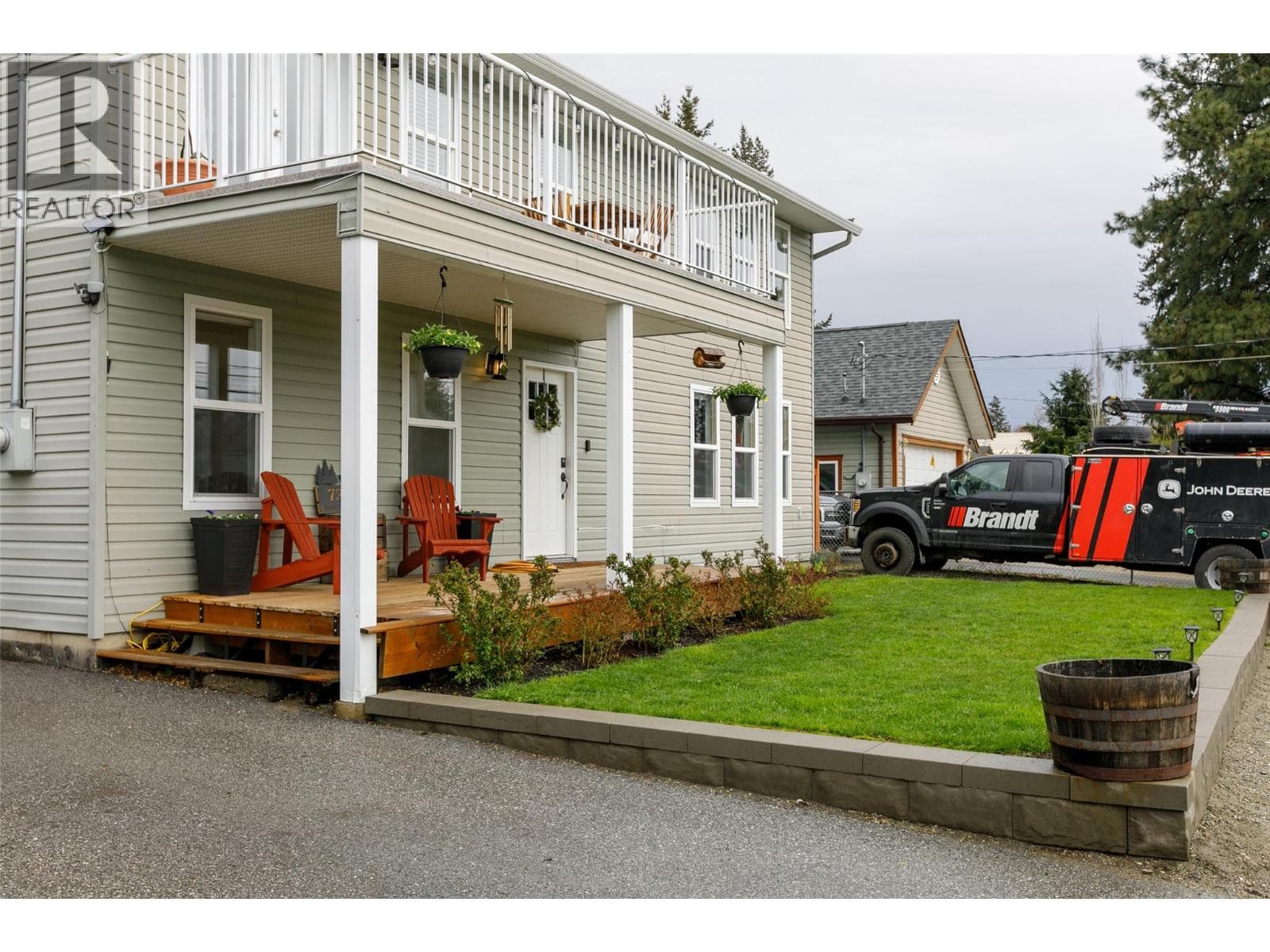 7318 Fintry Delta Road photo 2