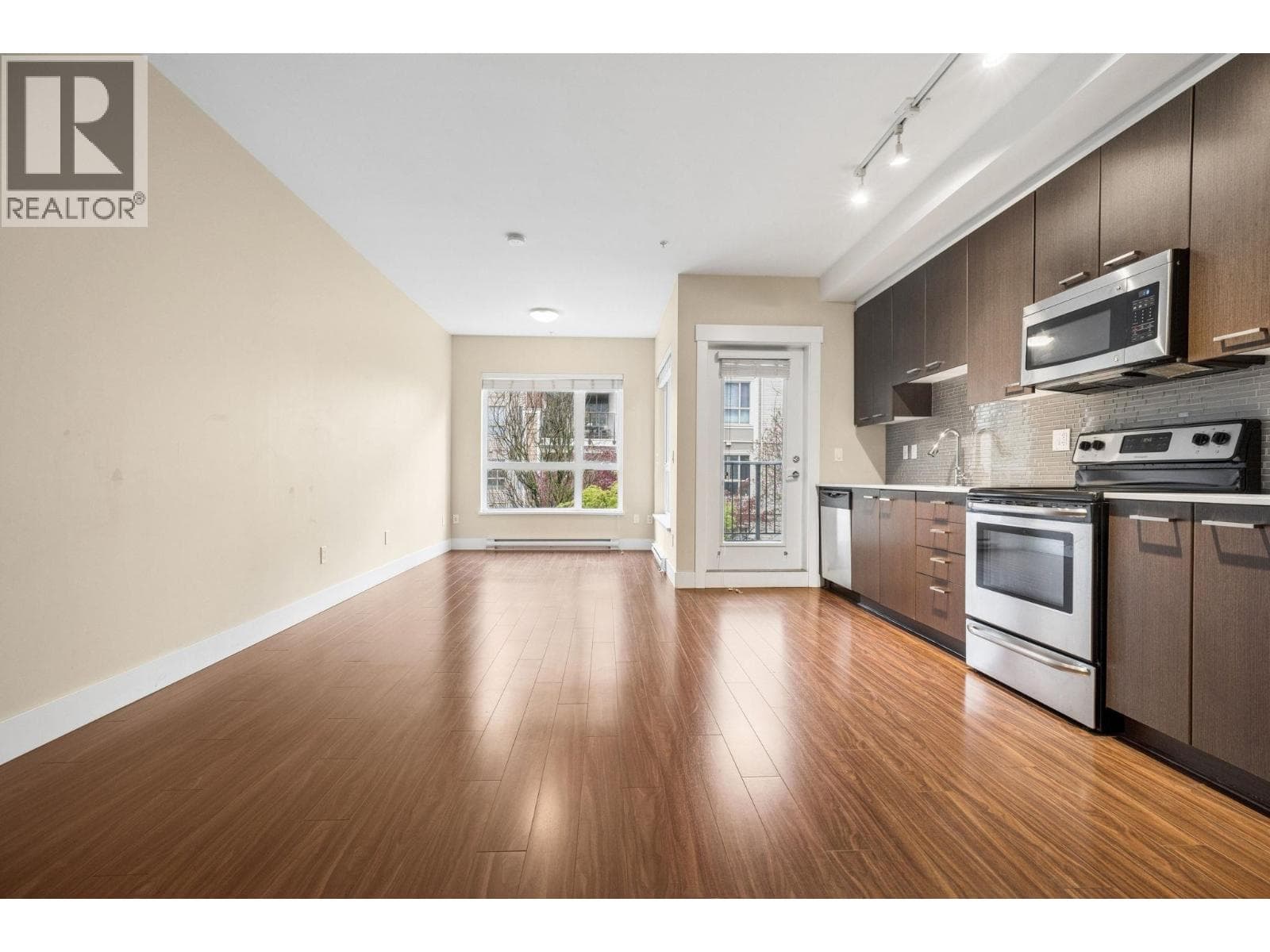 206 2473 ATKINS AVENUE photo 3