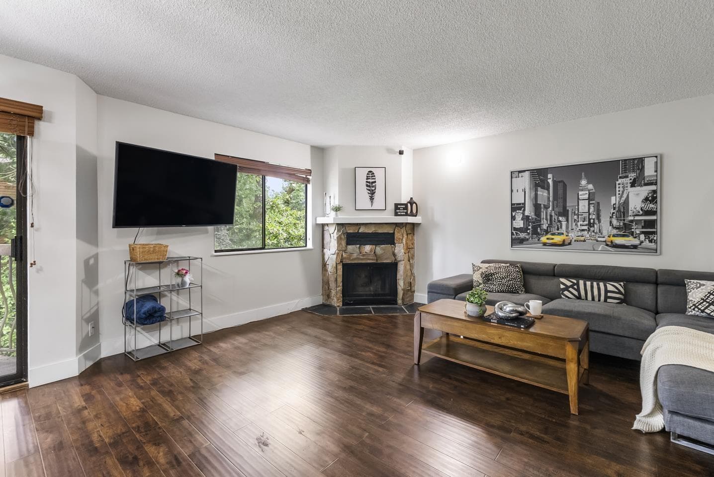 207 7144 133B STREET photo 2