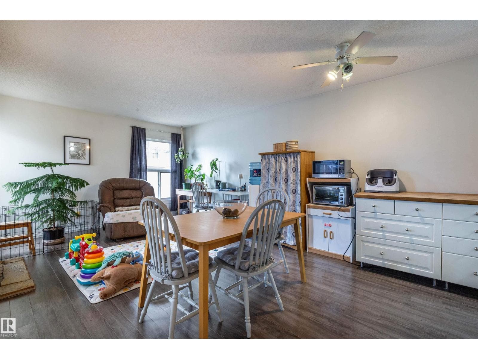 6504 184 ST NW photo 2