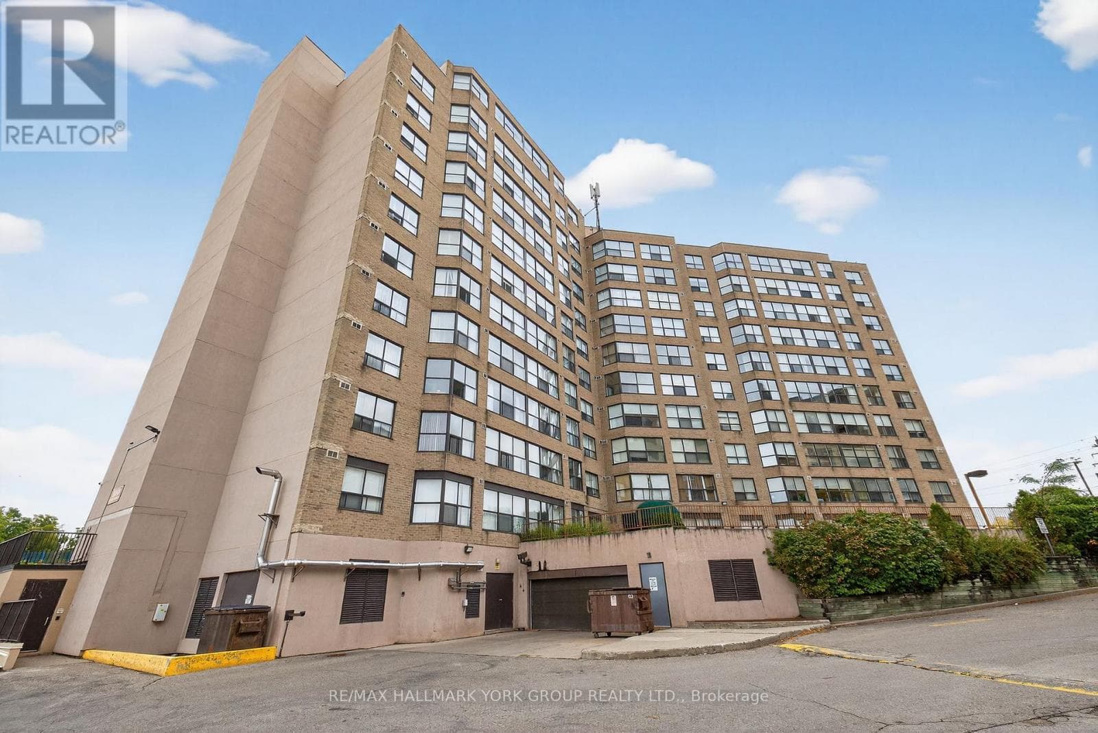 3 bed 2 bath single family at 906 - 250 DAVIS DRIVE — $639,000