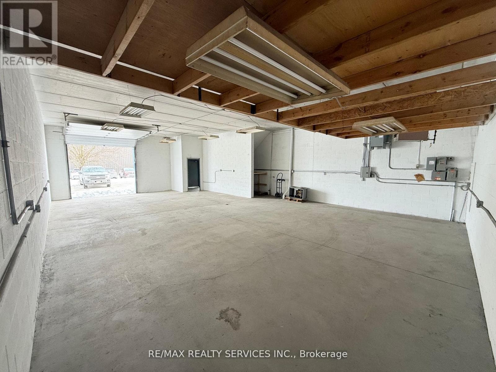 3 - 1033 PATTULLO AVENUE photo 4