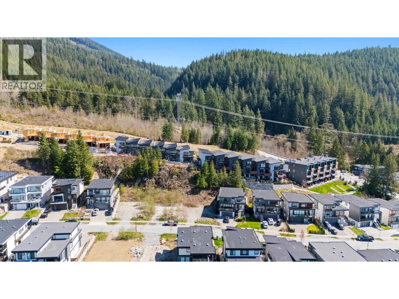 18 3385 MAMQUAM ROAD photo 3