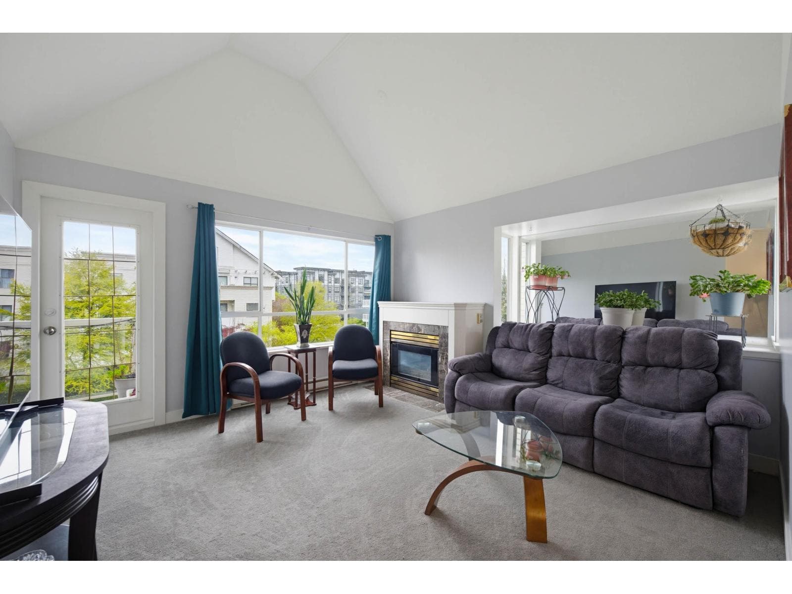 306 20257 54 AVENUE photo 3