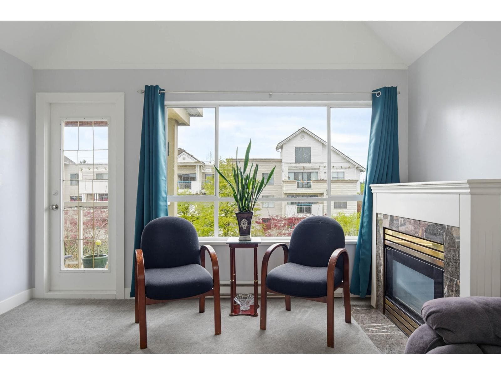 306 20257 54 AVENUE photo 5