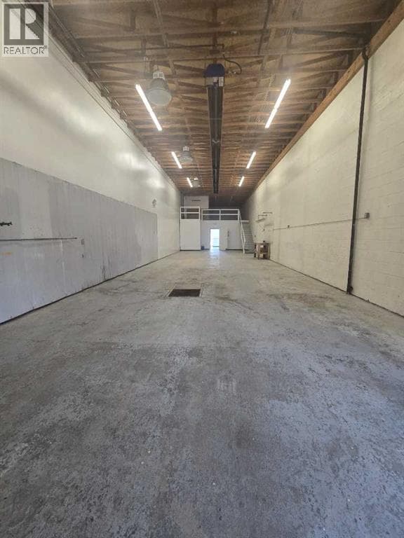 329 9 Street E photo 3