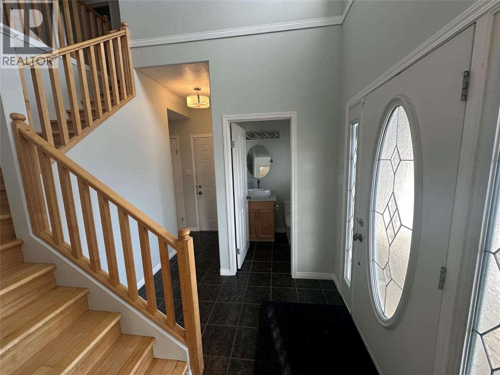 1908 89 Avenue photo 2