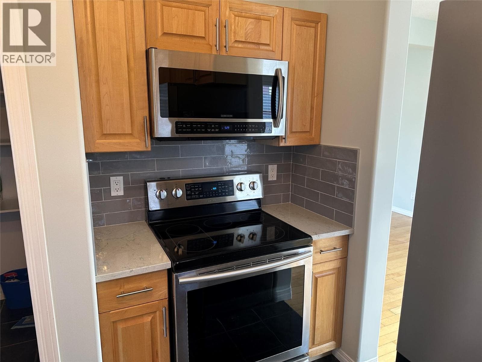 1908 89 Avenue photo 4