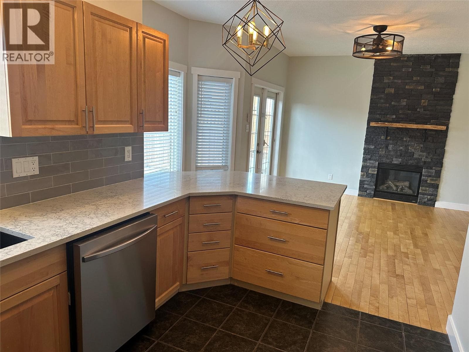 1908 89 Avenue photo 5