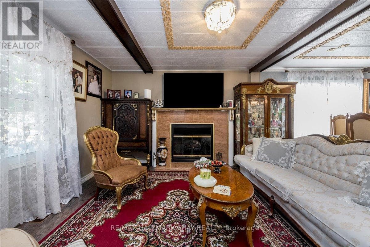 43 LINDEN LANE photo 5