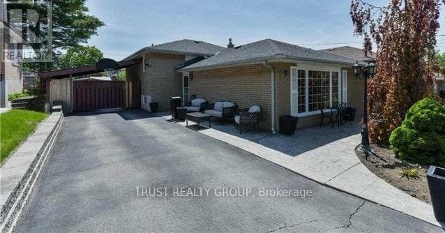 3 bed 2 bath single family at 9 DEL RIA DRIVE — $1,249,900