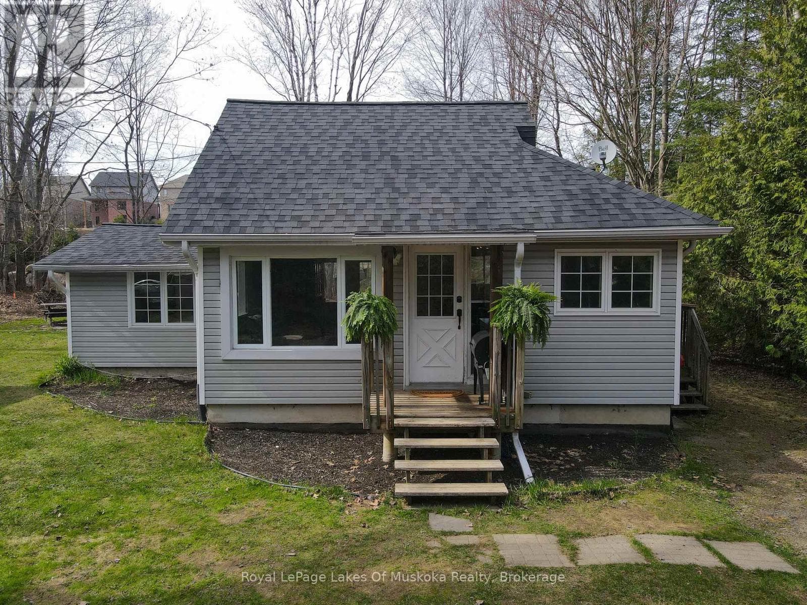 6 HIBBERD LANE photo 2