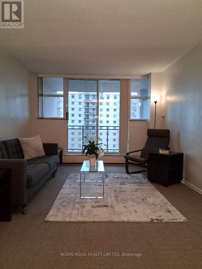 605 - 975 WARWICK COURT photo 4