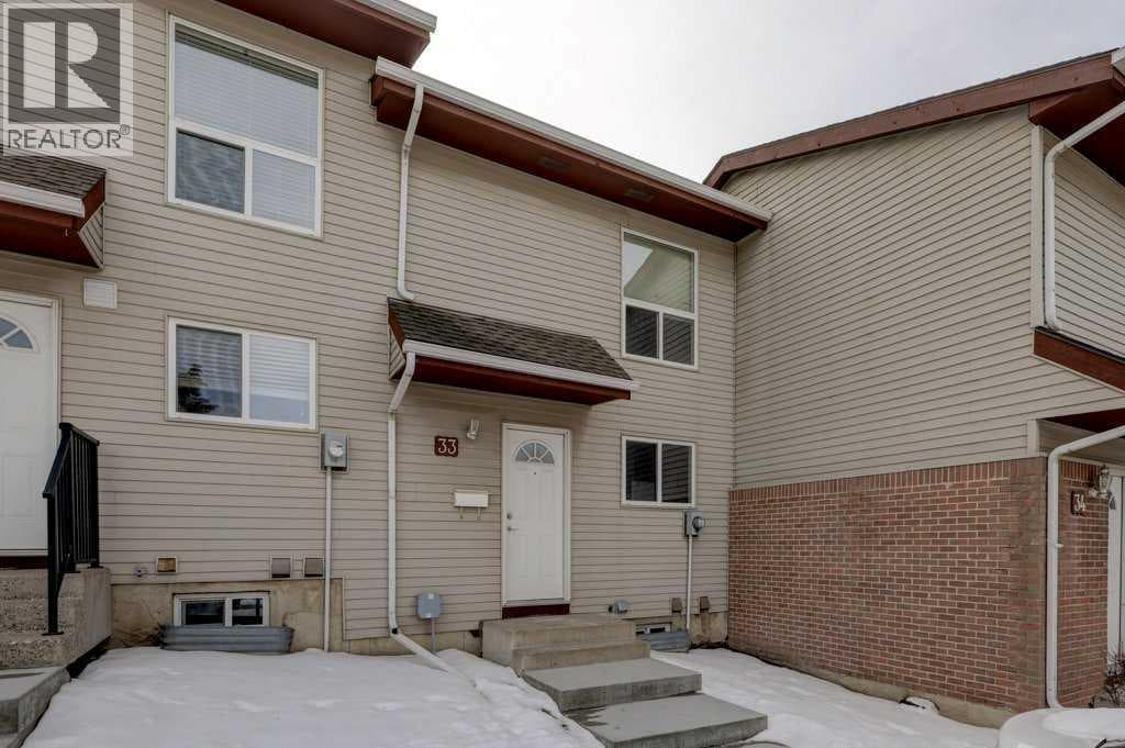 2 bed 1 bath single family at 33, 64 Whitnel Court NE — $265,000