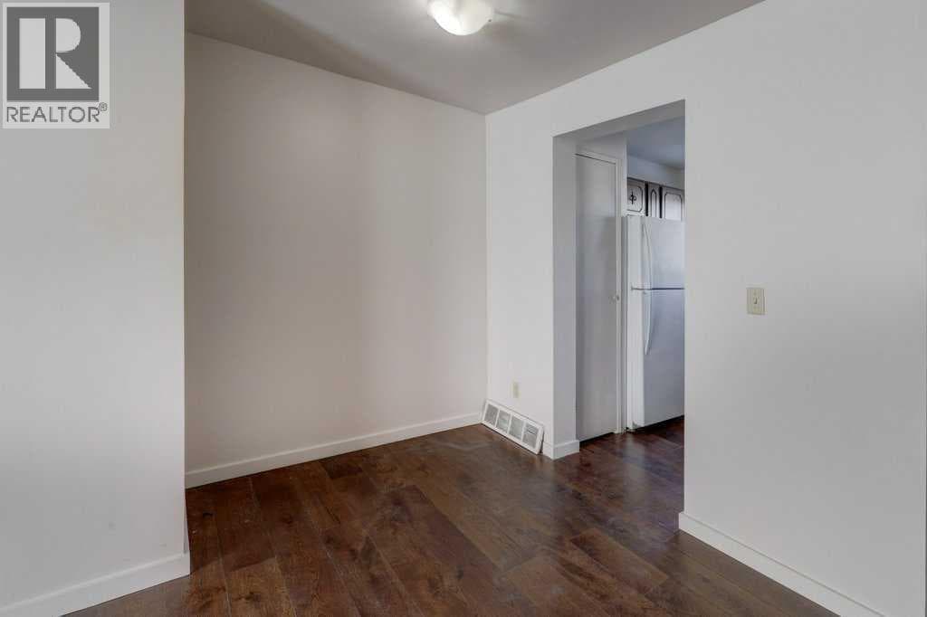 33, 64 Whitnel Court NE photo 4