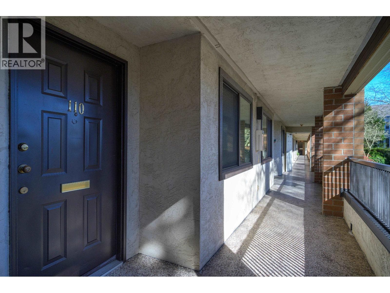 110 4803 48 AVENUE photo 5