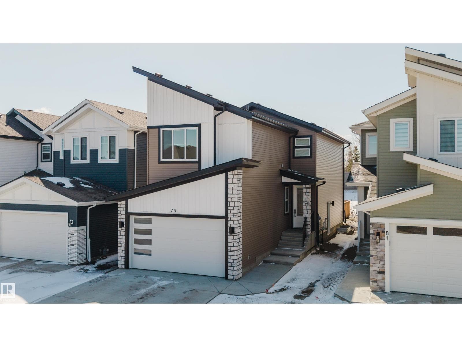 4 bed 4 bath single family at 79 Silverstone DR — $519,999
