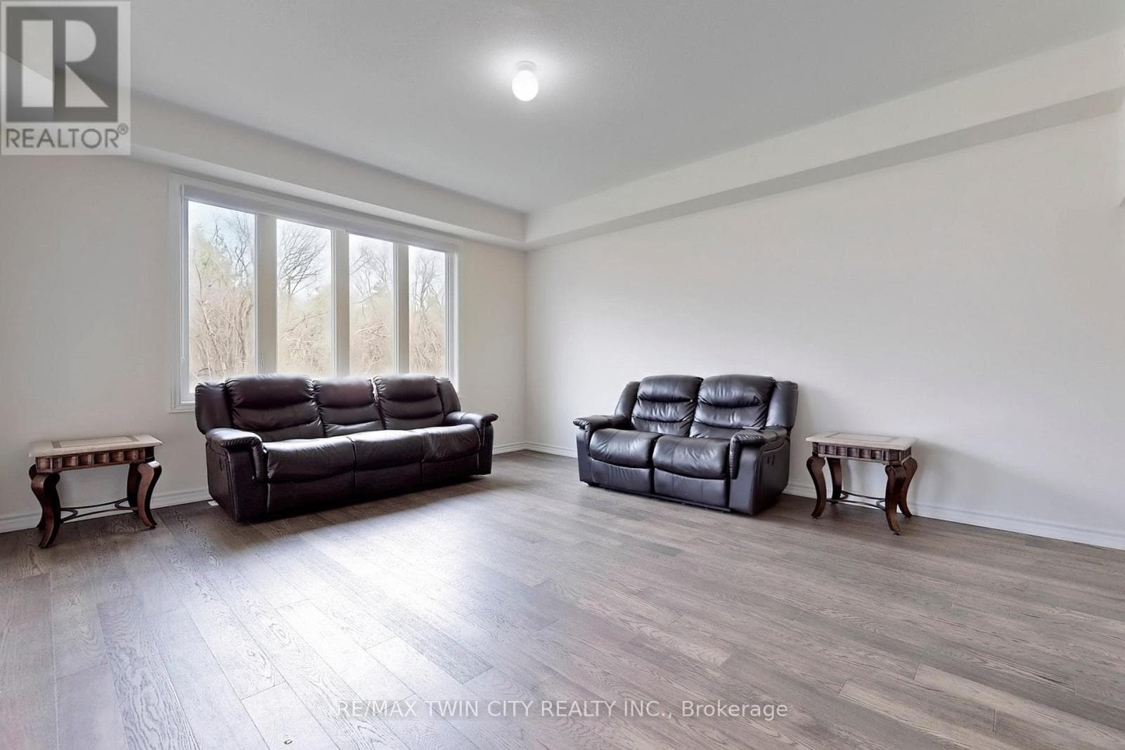 630 LEMAY GROVE photo 3