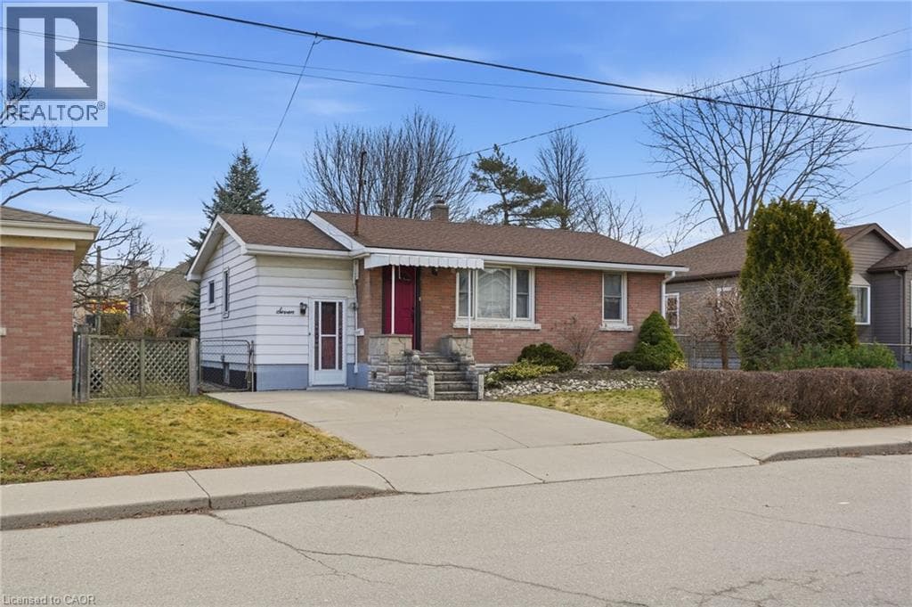 3 bed 2 bath single family at 7 WEST 1ST Street — $539,800