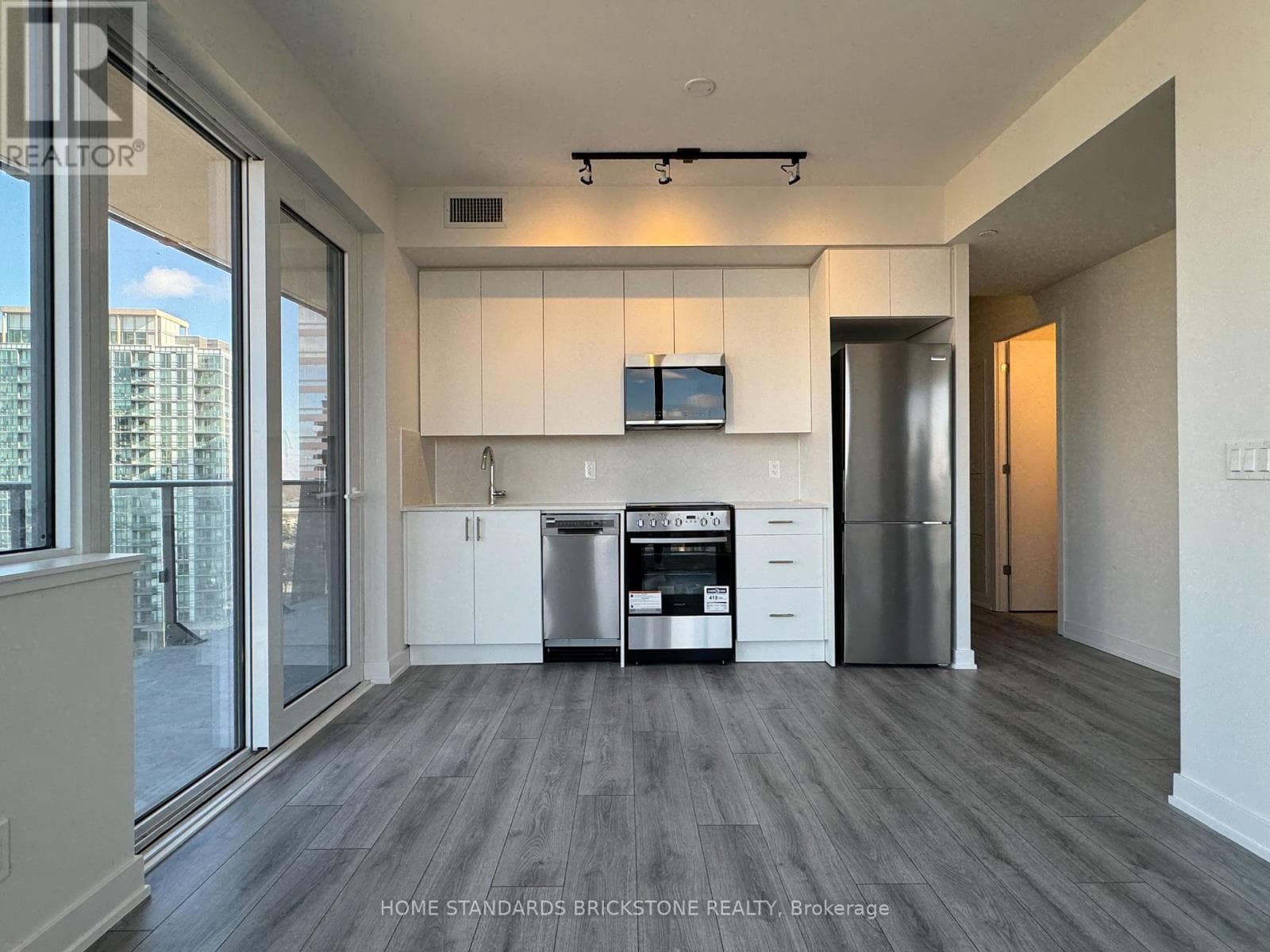 1008 - 15 ELLERSLIE AVENUE photo 3
