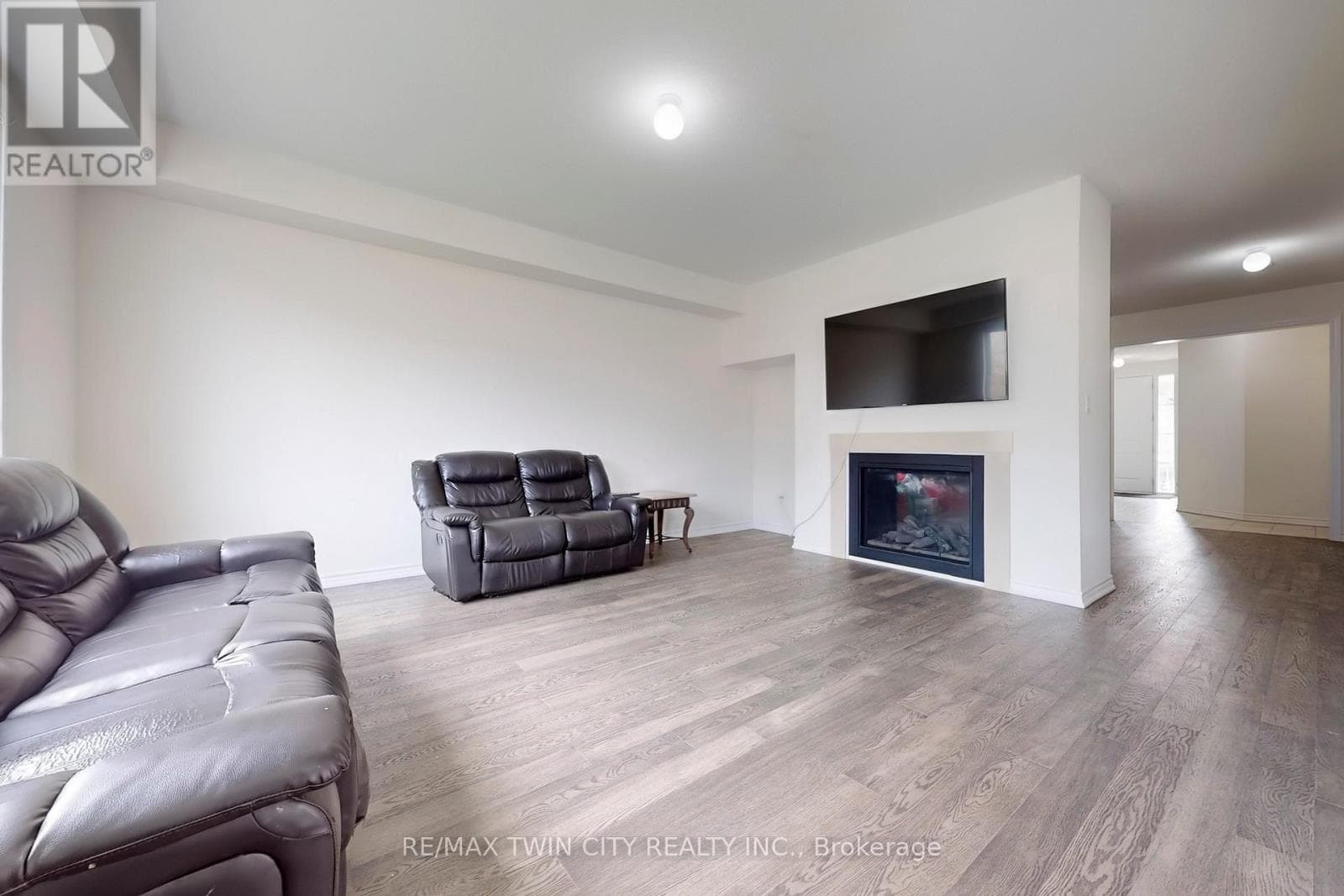 630 LEMAY GROVE photo 5