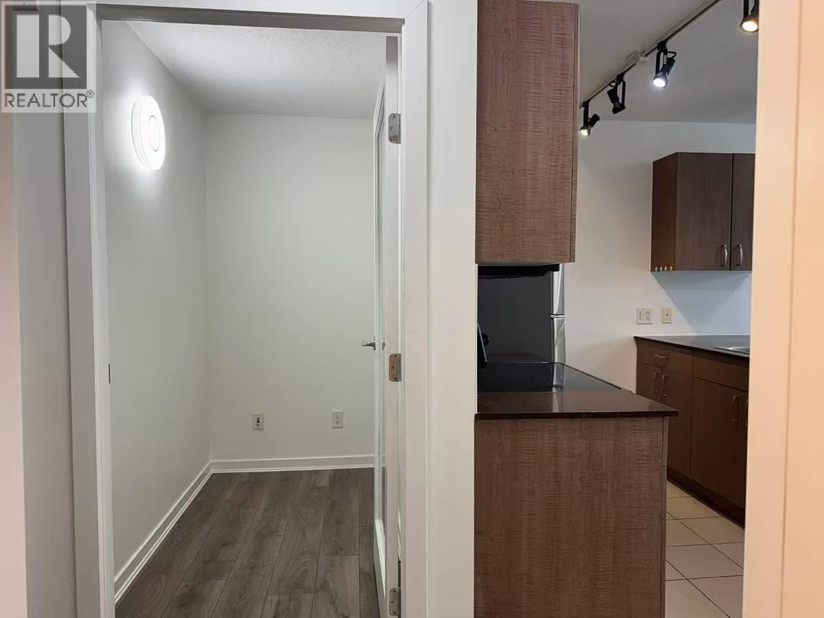 1715 610 GRANVILLE STREET photo 3