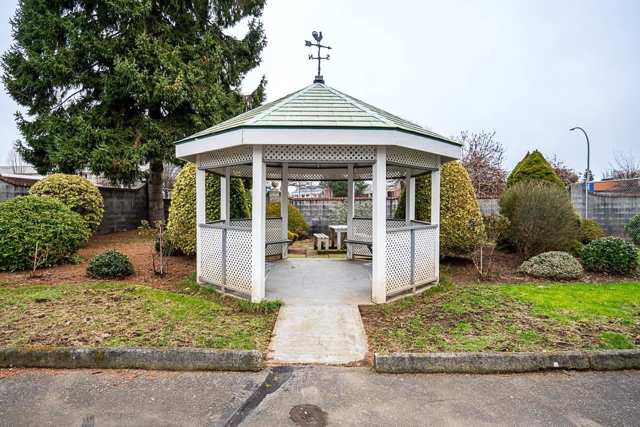 216 31850 UNION AVENUE photo 3